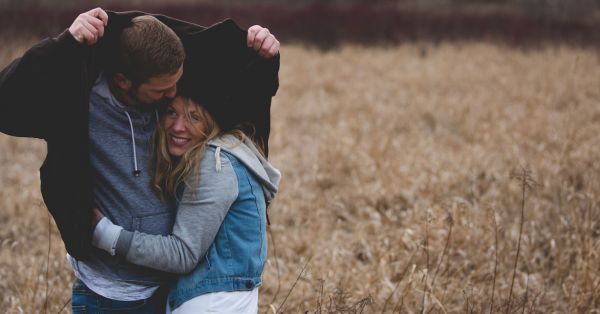 מחפשים שקט בראש? היכרויות דיסקרטיות בישראל – כך מתחילים בלי דרמות מיותרות
